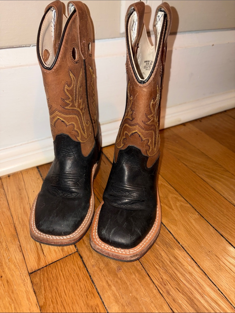Cody James Two-Tone Brown and Black Leather Cowboy Boots
